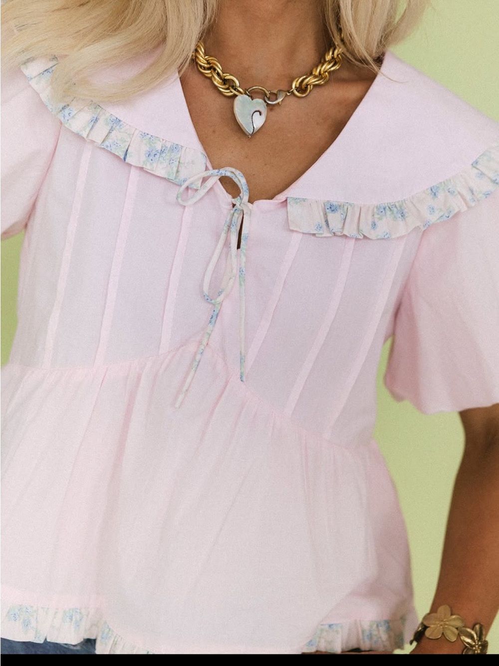 &Merci Pink Puff Sleeve Blouse with Floral Accents - Picture 3 of 8